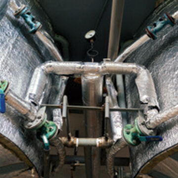 Fire protection on vessel skirts & pipelines